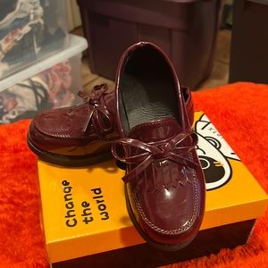Burgundy patent girl dress shoe size 12